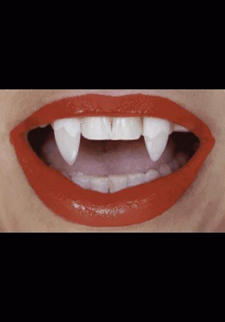 Scarecrow Inc. Default Up Retractable Fangs